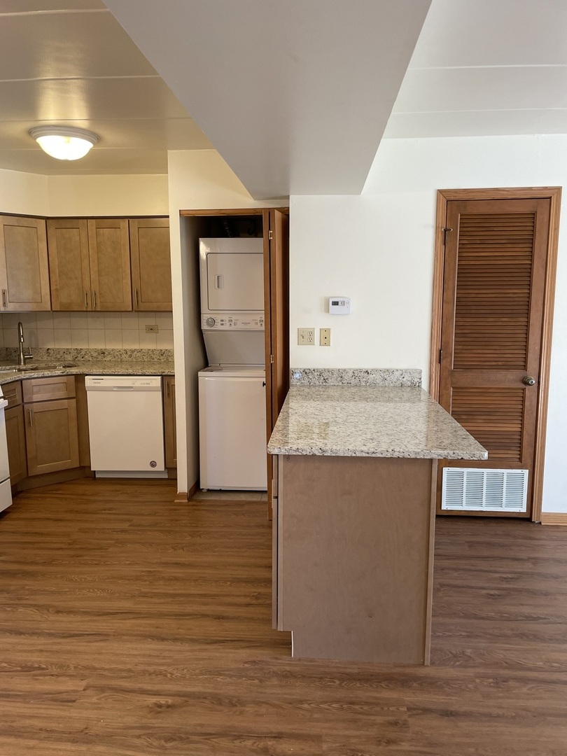 9532 Minnick Avenue #2W, Oak Lawn, IL 60453