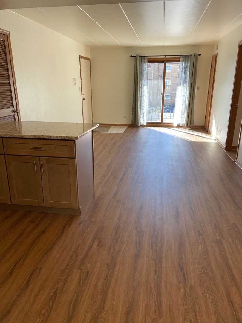 9532 Minnick Avenue #2W, Oak Lawn, IL 60453