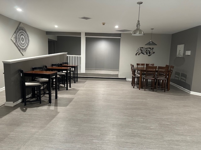 120 Lakeview Drive #109, Bloomingdale, IL 60108