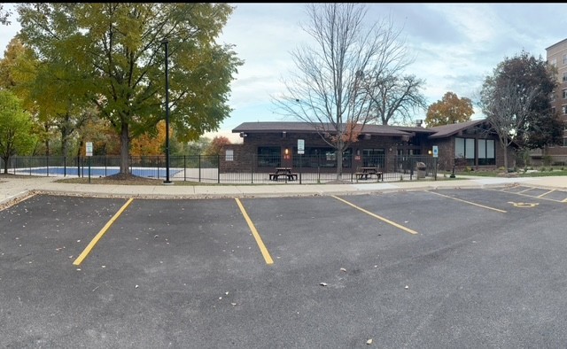 120 Lakeview Drive #109, Bloomingdale, IL 60108