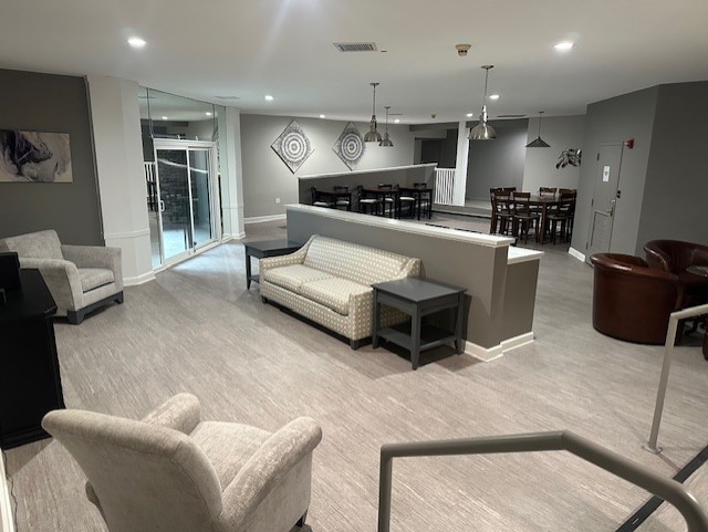 120 Lakeview Drive #109, Bloomingdale, IL 60108