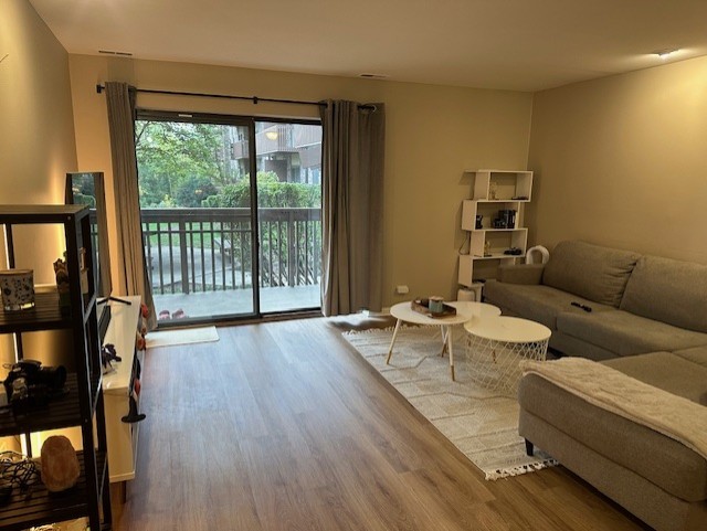 120 Lakeview Drive #109, Bloomingdale, IL 60108