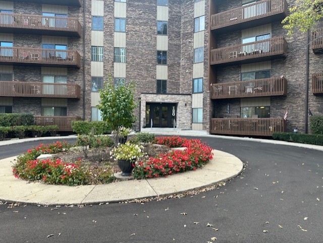 120 Lakeview Drive #109, Bloomingdale, IL 60108