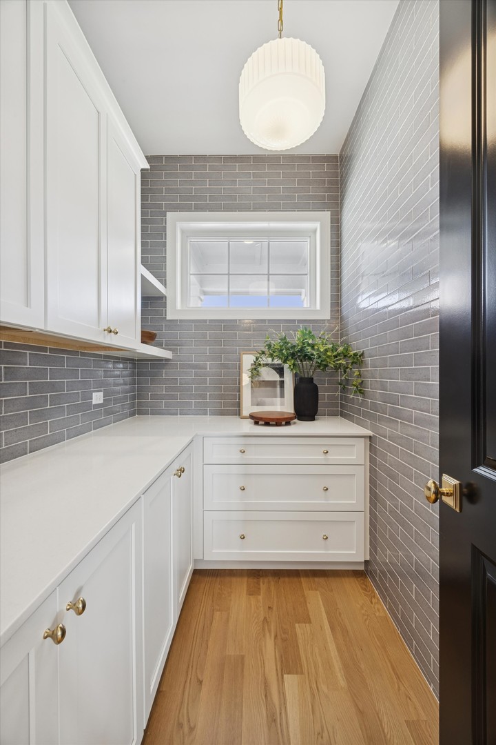 5904 Juniper Court, Western Springs, IL 60558