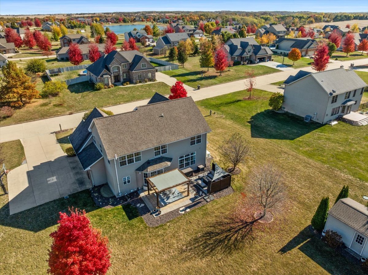 10484 Lyonheart Lane, Bloomington, IL 61705