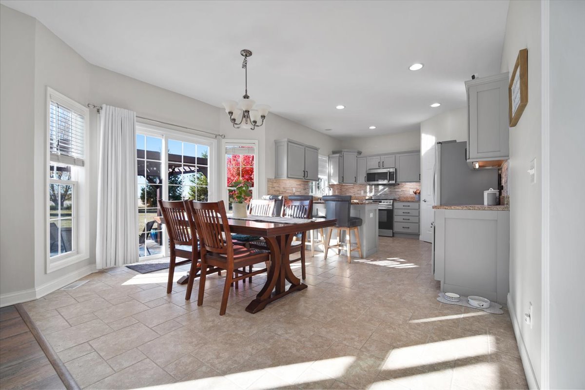 10484 Lyonheart Lane, Bloomington, IL 61705