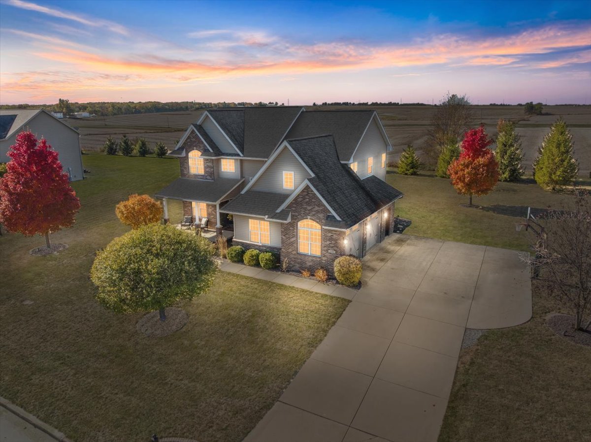 10484 Lyonheart Lane, Bloomington, IL 61705