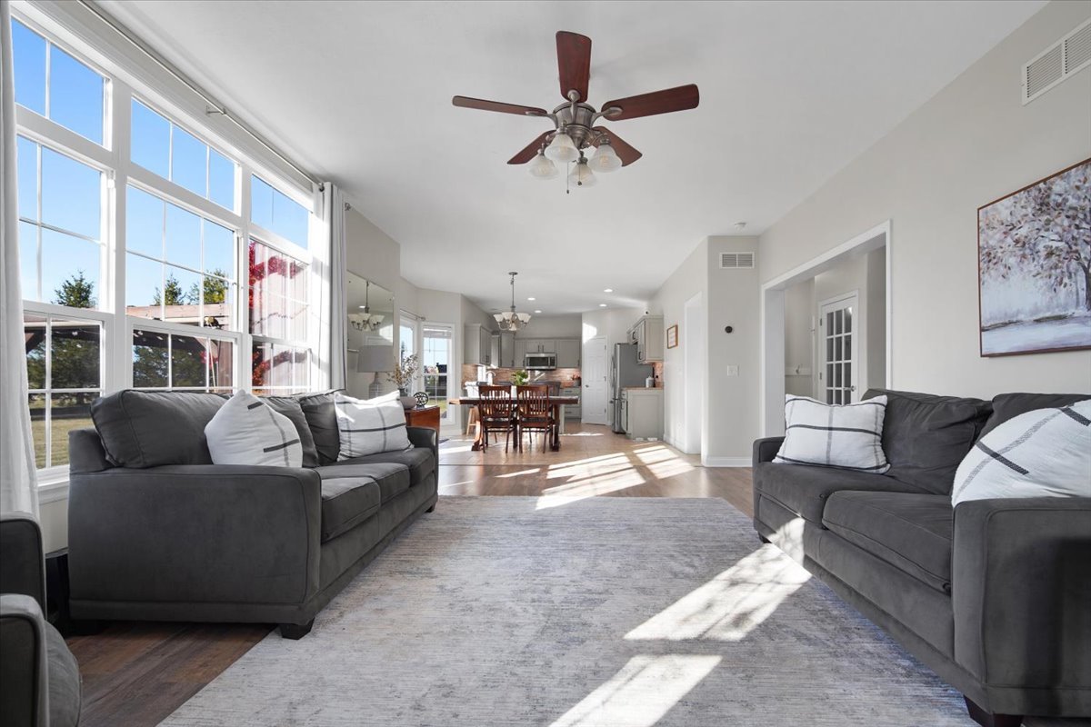 10484 Lyonheart Lane, Bloomington, IL 61705