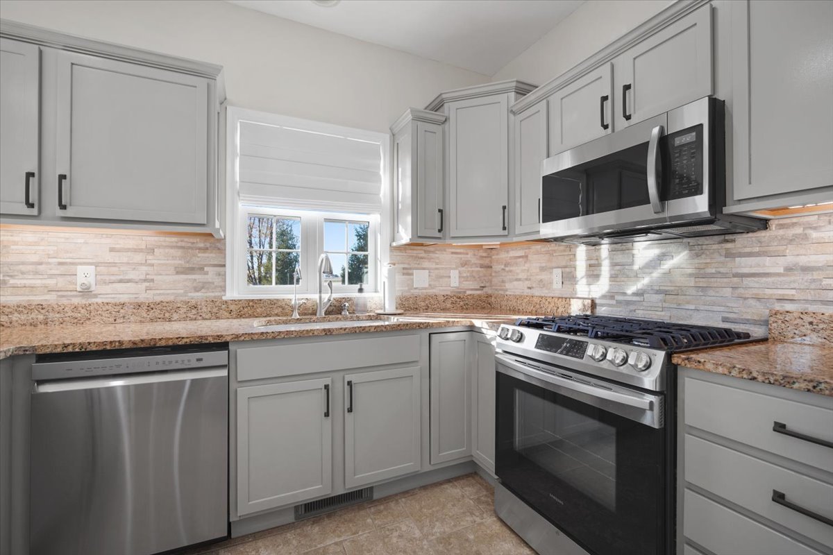 10484 Lyonheart Lane, Bloomington, IL 61705