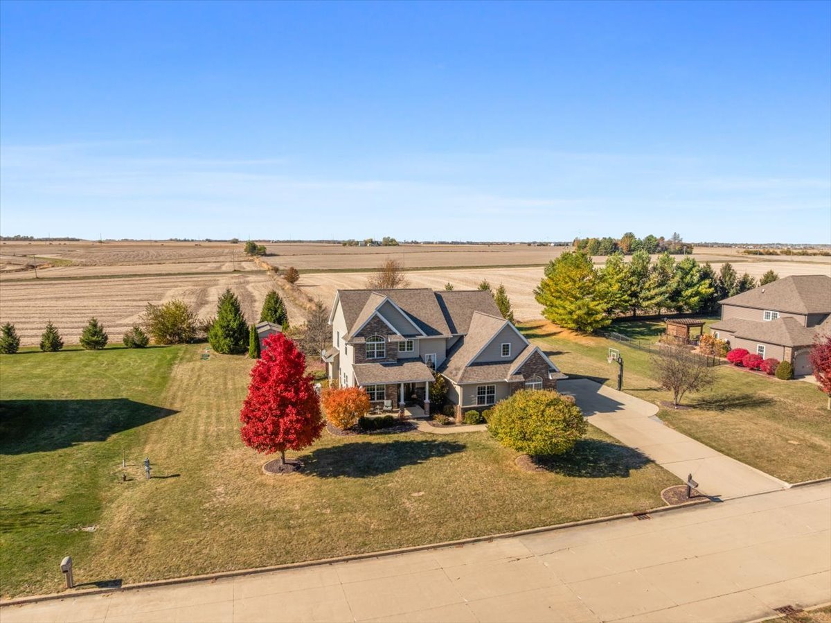 10484 Lyonheart Lane, Bloomington, IL 61705