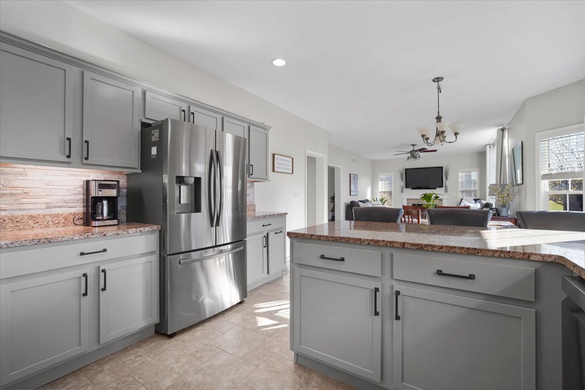 10484 Lyonheart Lane, Bloomington, IL 61705