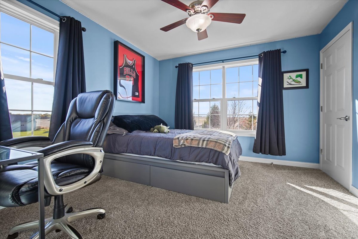 10484 Lyonheart Lane, Bloomington, IL 61705