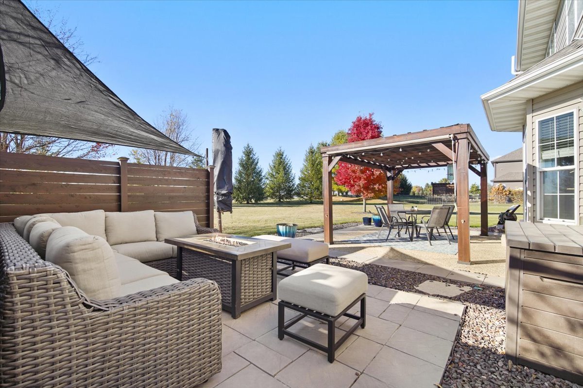 10484 Lyonheart Lane, Bloomington, IL 61705