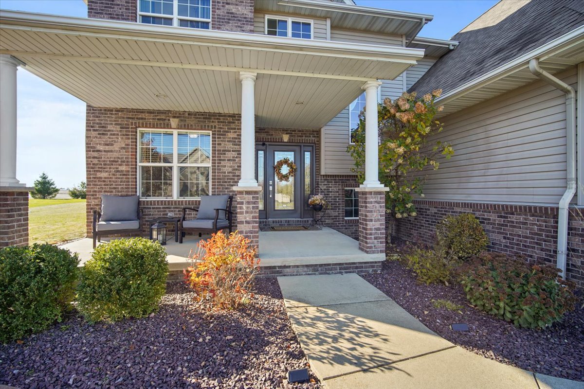 10484 Lyonheart Lane, Bloomington, IL 61705