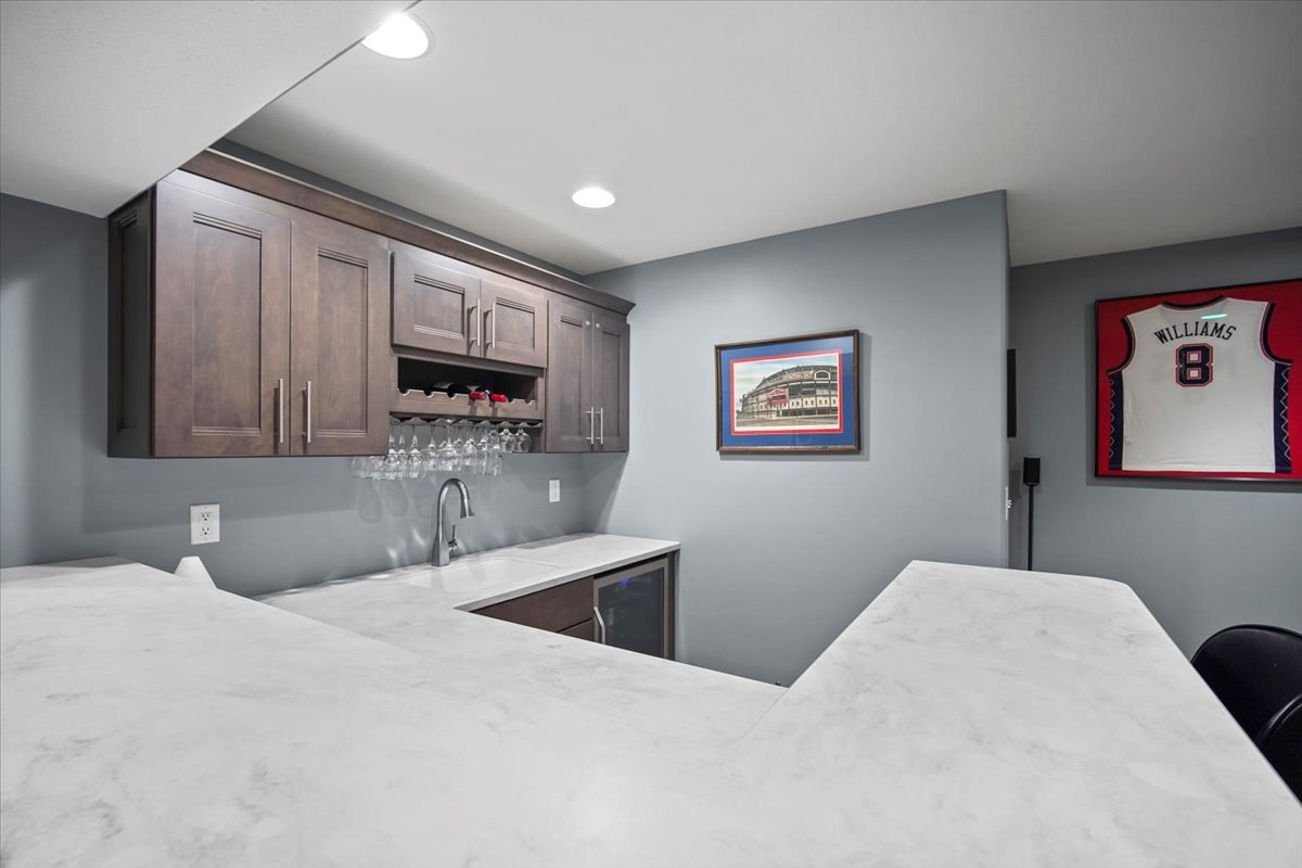 10484 Lyonheart Lane, Bloomington, IL 61705