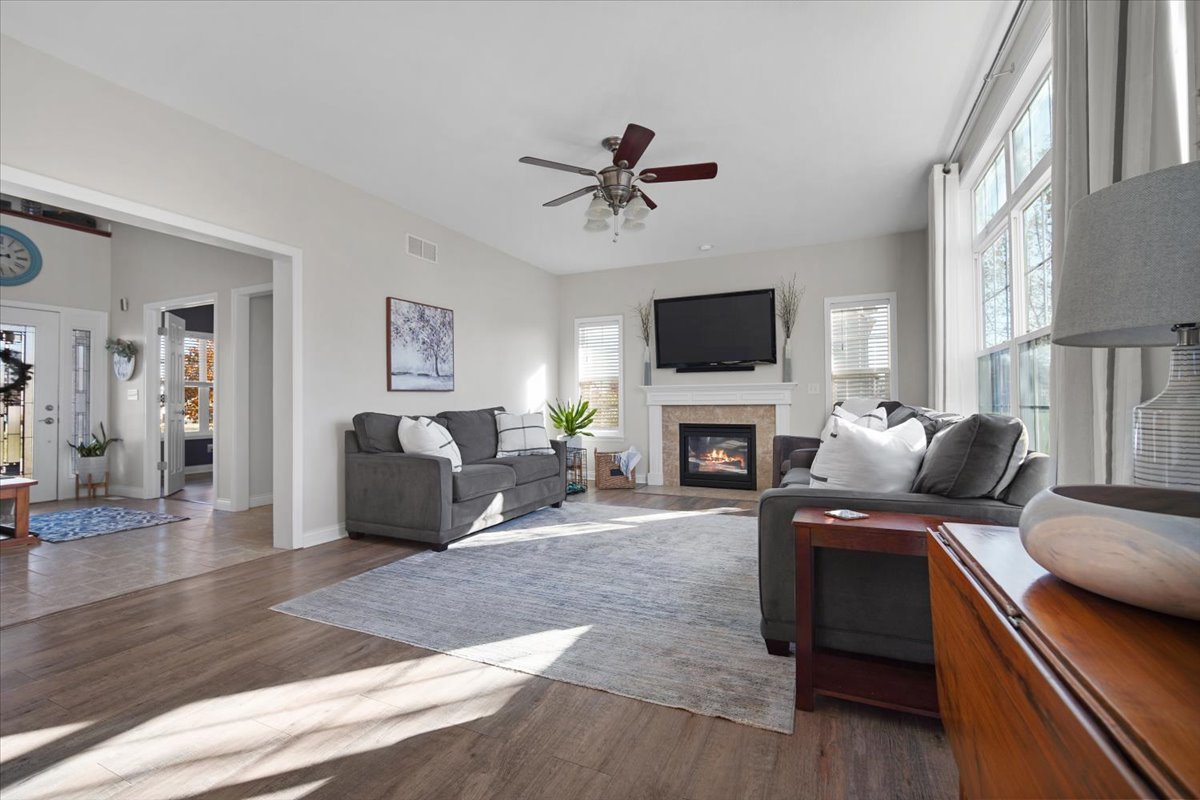 10484 Lyonheart Lane, Bloomington, IL 61705