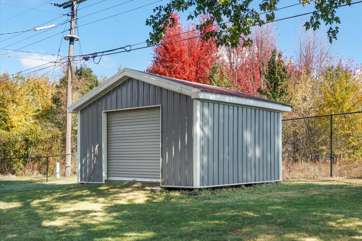 438 Standish Drive, Bloomington, IL 61704