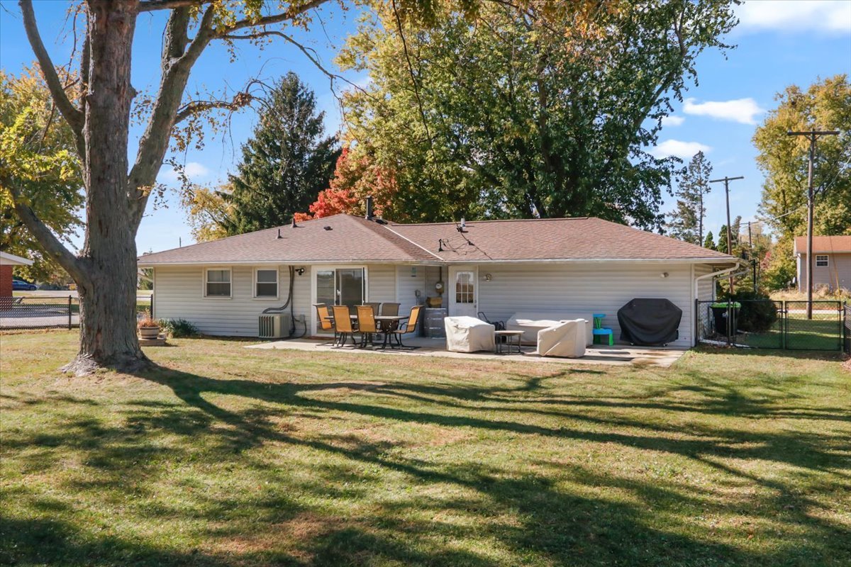 438 Standish Drive, Bloomington, IL 61704