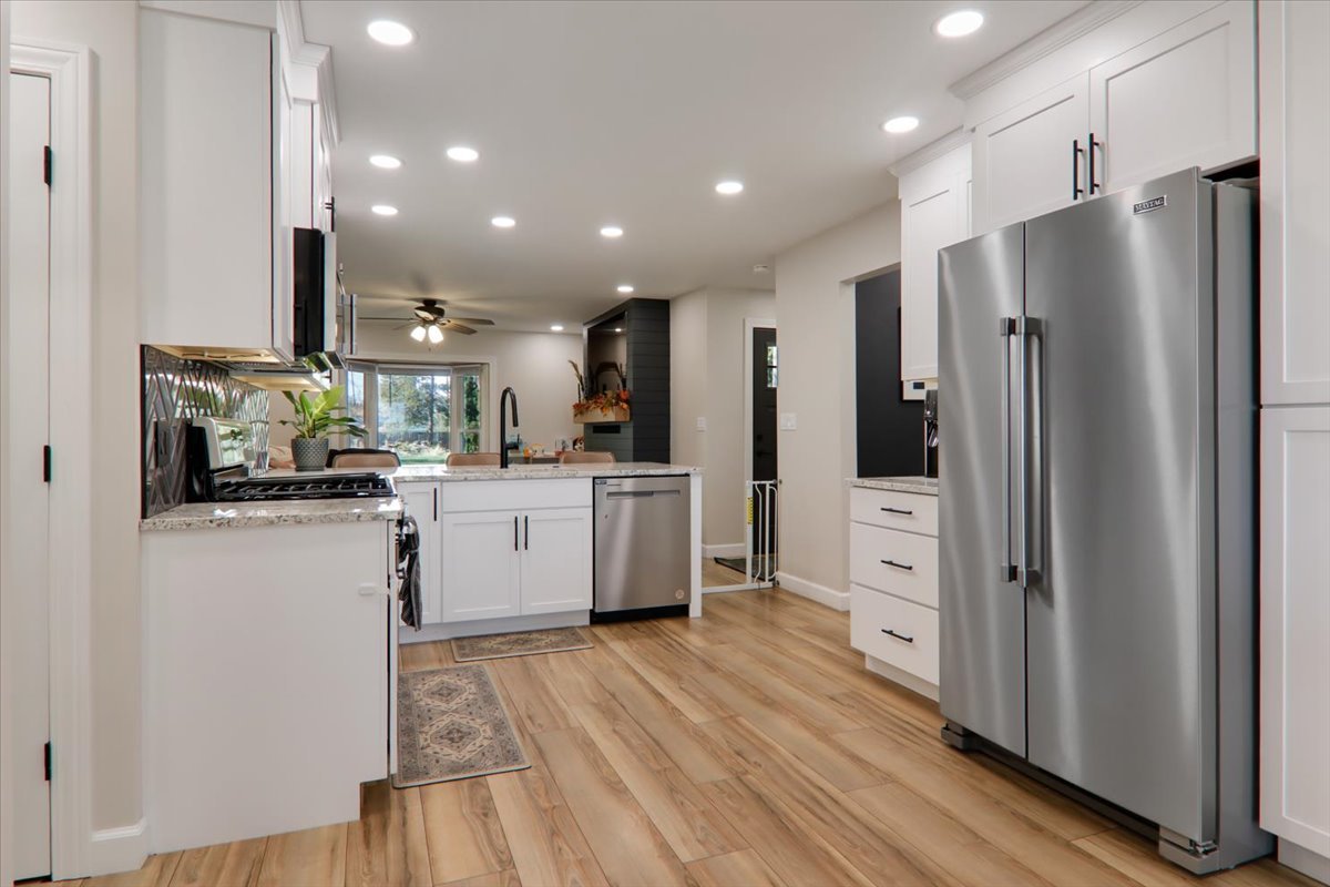 438 Standish Drive, Bloomington, IL 61704