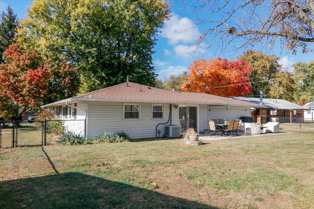 438 Standish Drive, Bloomington, IL 61704