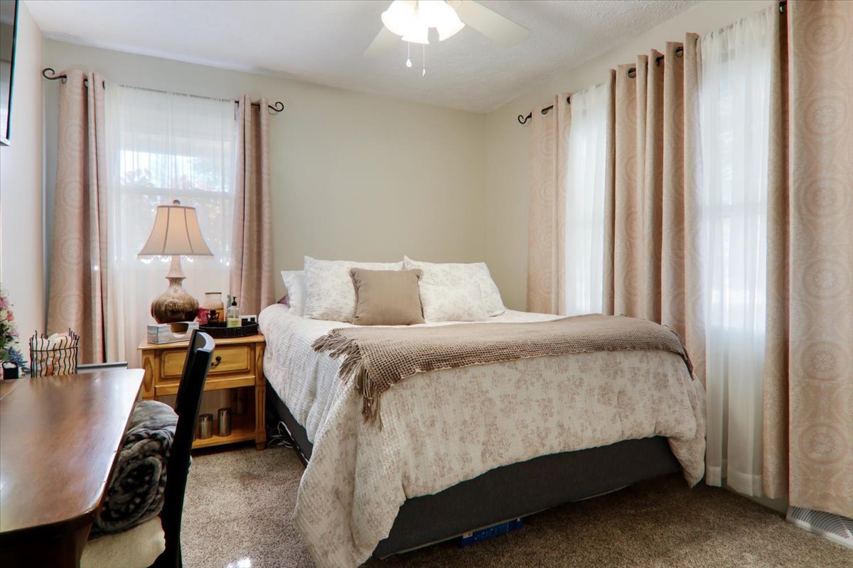 438 Standish Drive, Bloomington, IL 61704