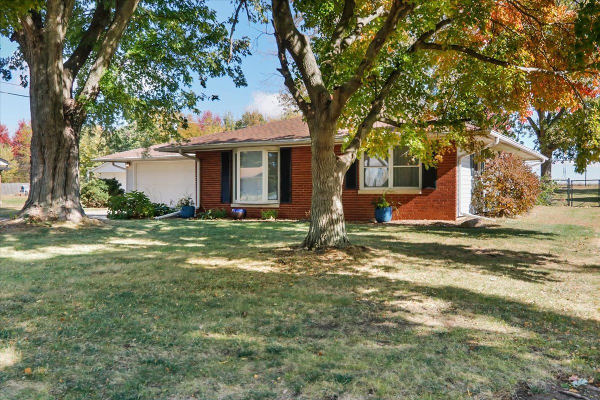 438 Standish Drive, Bloomington, IL 61704