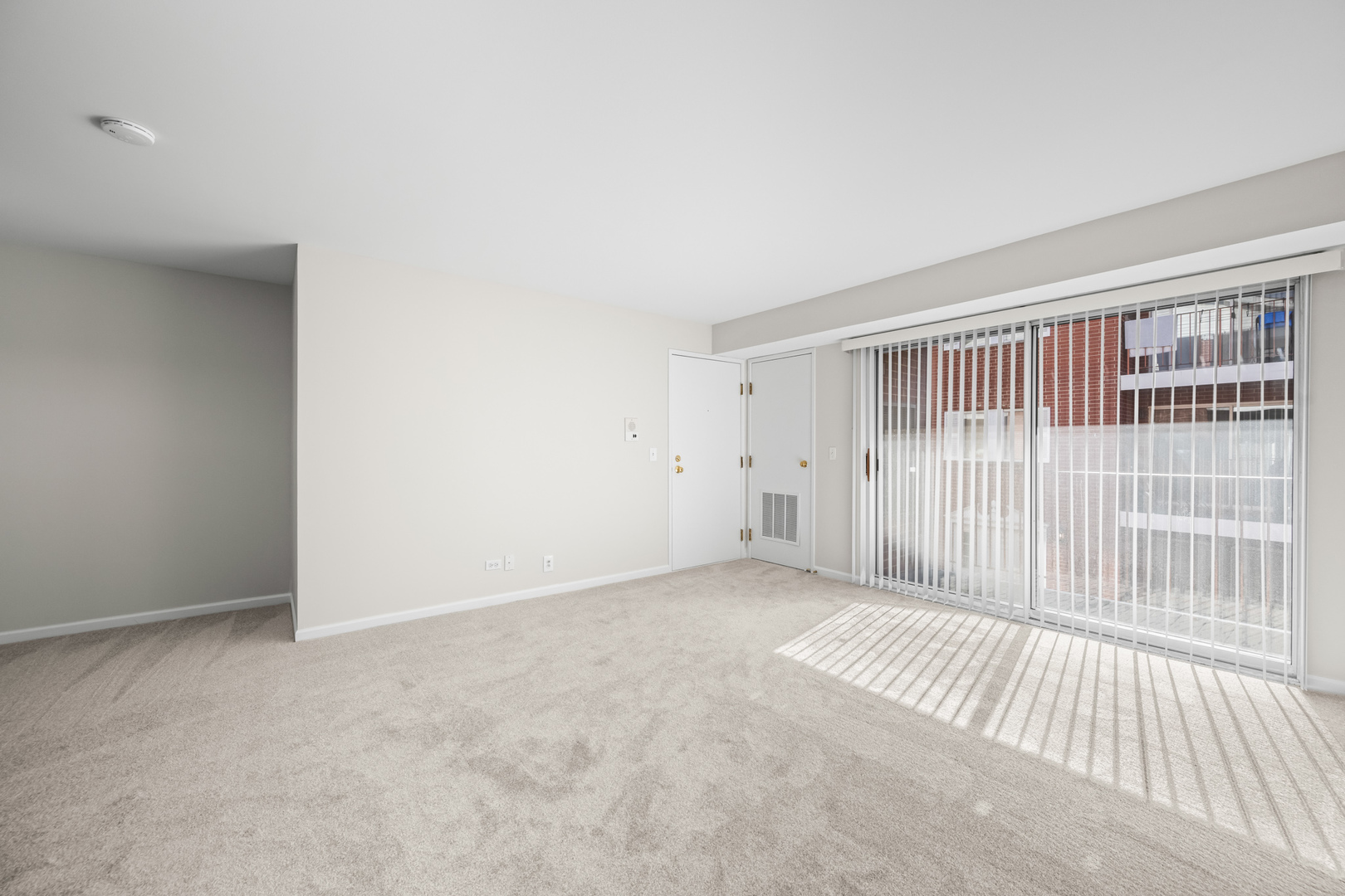 491 Leslie Court #201, Des Plaines, IL 60016