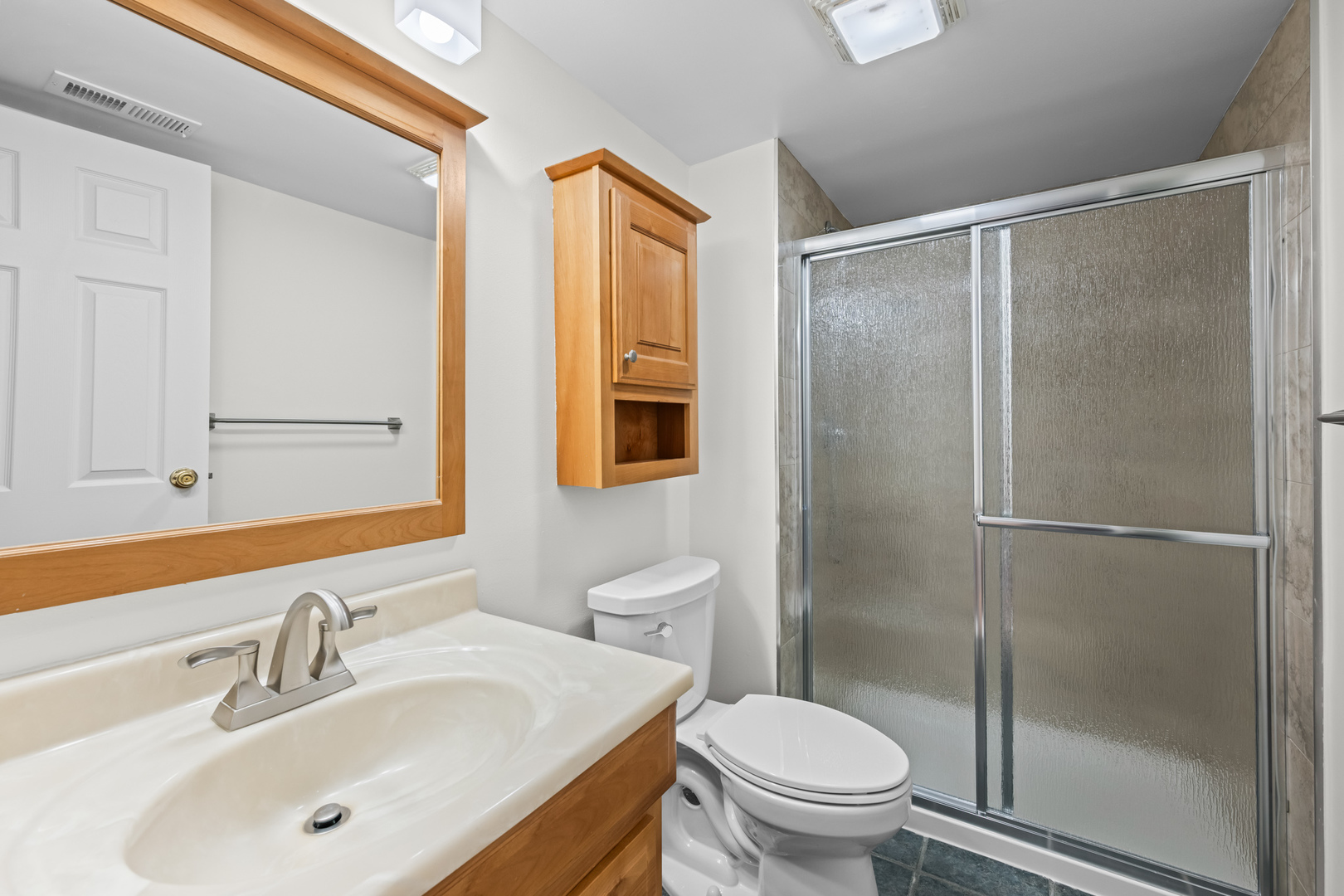 491 Leslie Court #201, Des Plaines, IL 60016