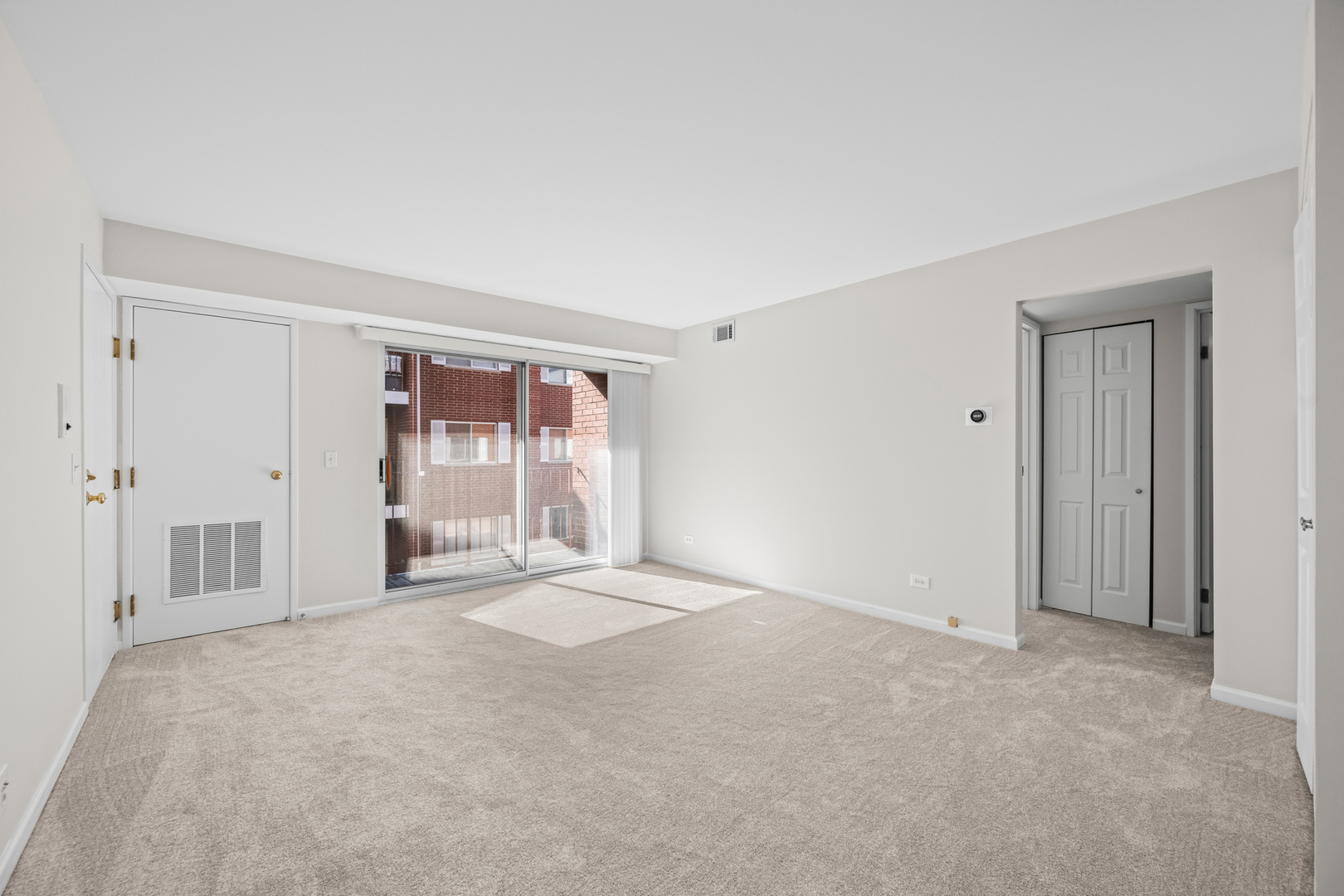 491 Leslie Court #201, Des Plaines, IL 60016