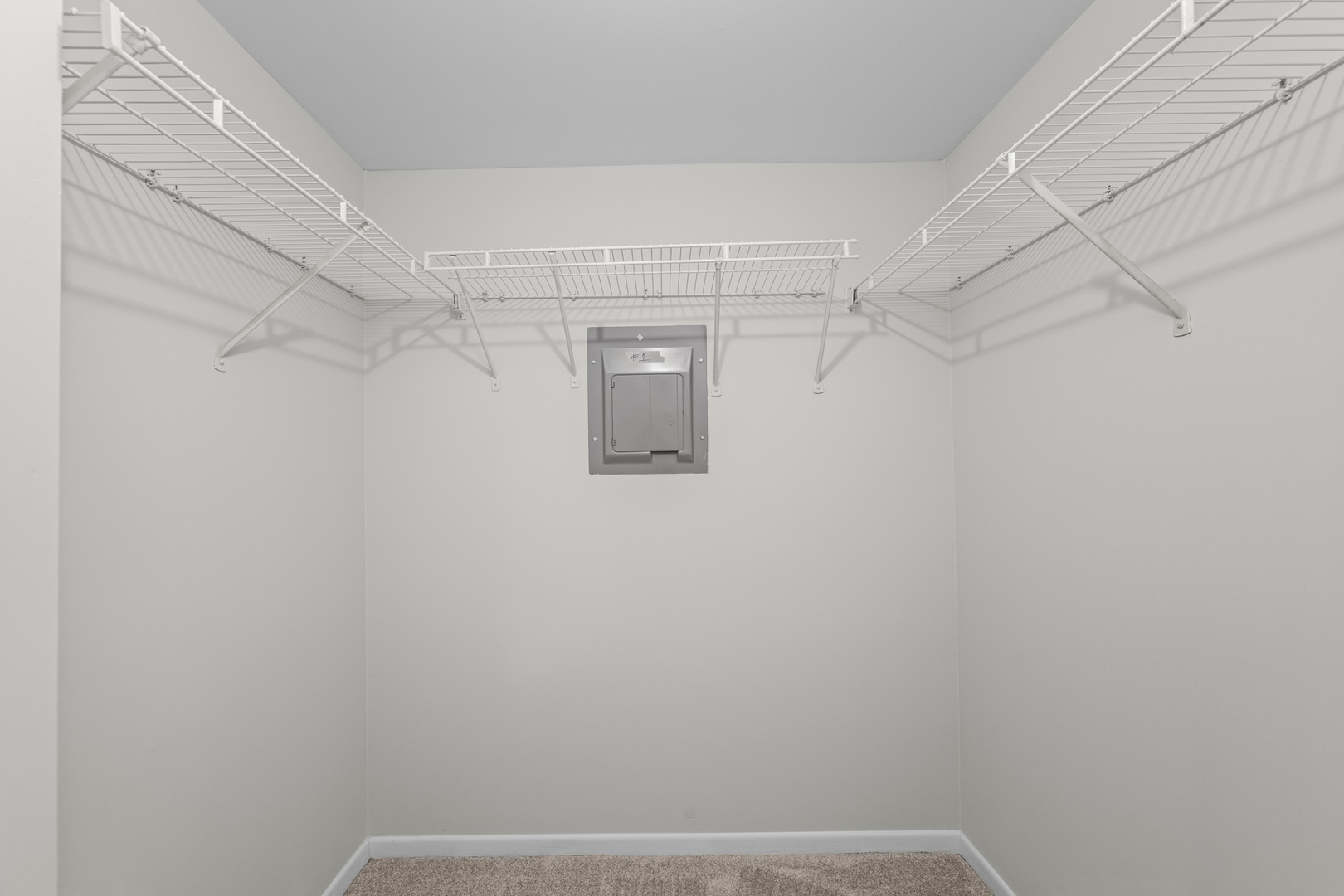 491 Leslie Court #201, Des Plaines, IL 60016