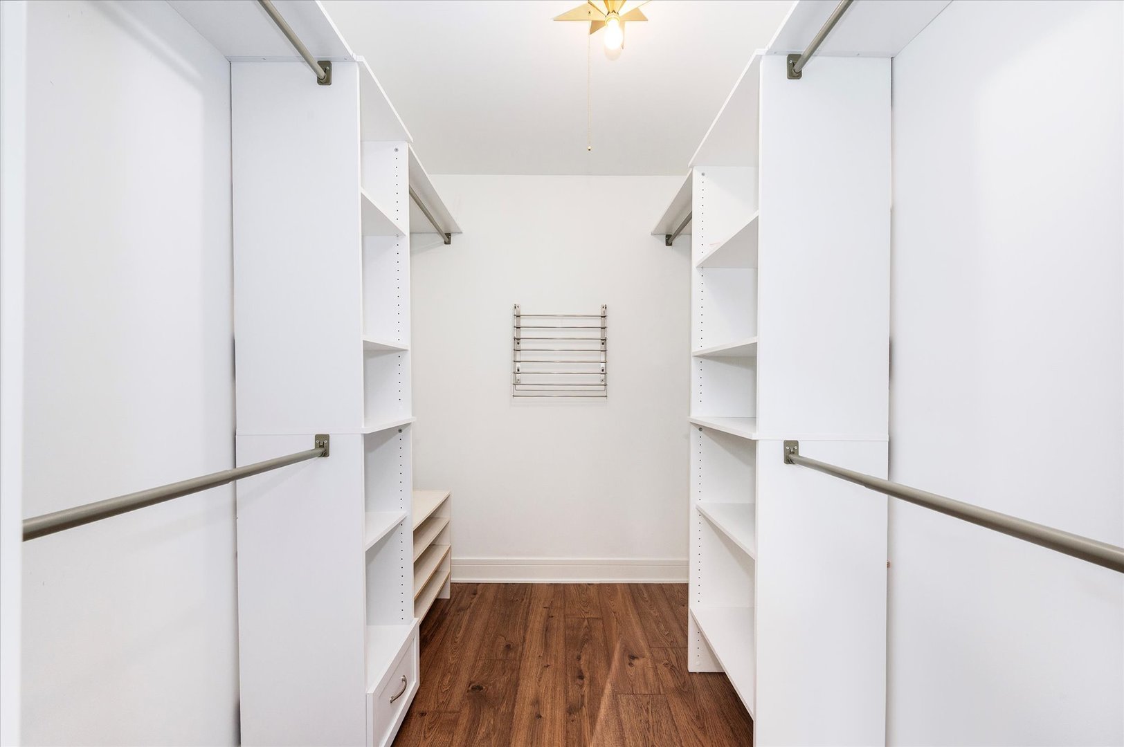 1228 N Honey Hill Road, Addison, IL 60101