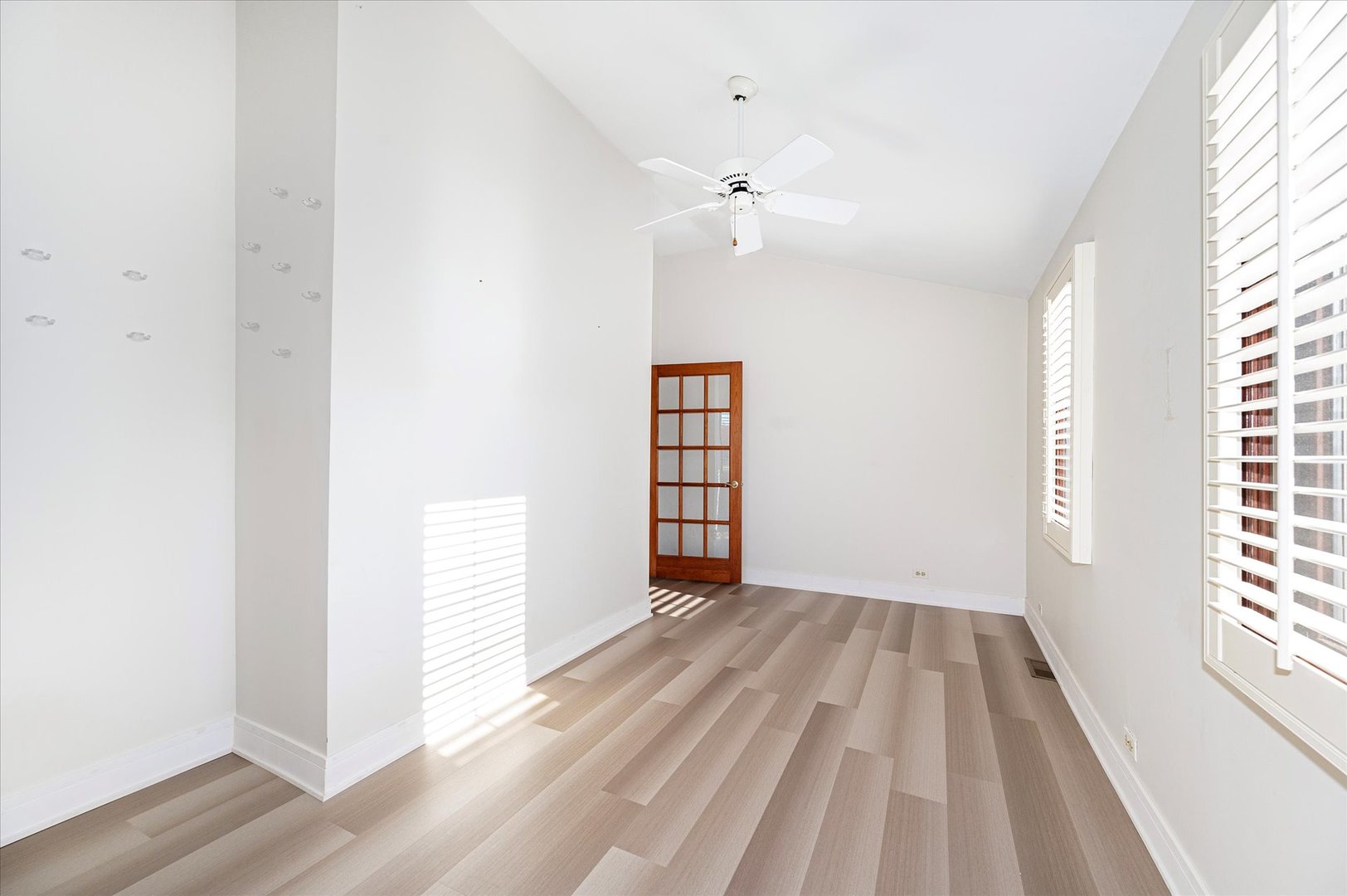 1228 N Honey Hill Road, Addison, IL 60101