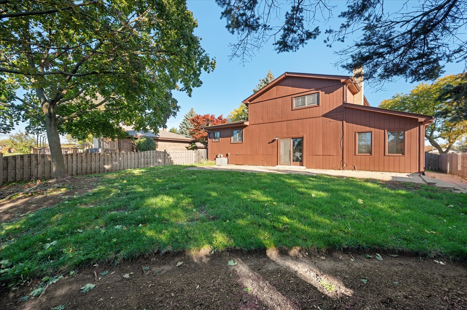 1228 N Honey Hill Road, Addison, IL 60101