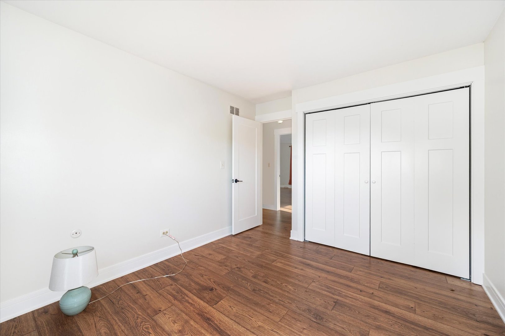 1228 N Honey Hill Road, Addison, IL 60101