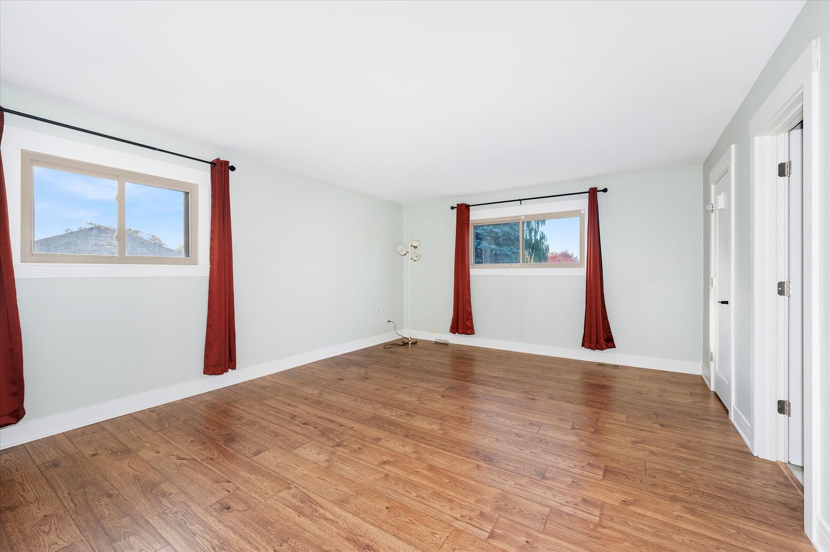 1228 N Honey Hill Road, Addison, IL 60101