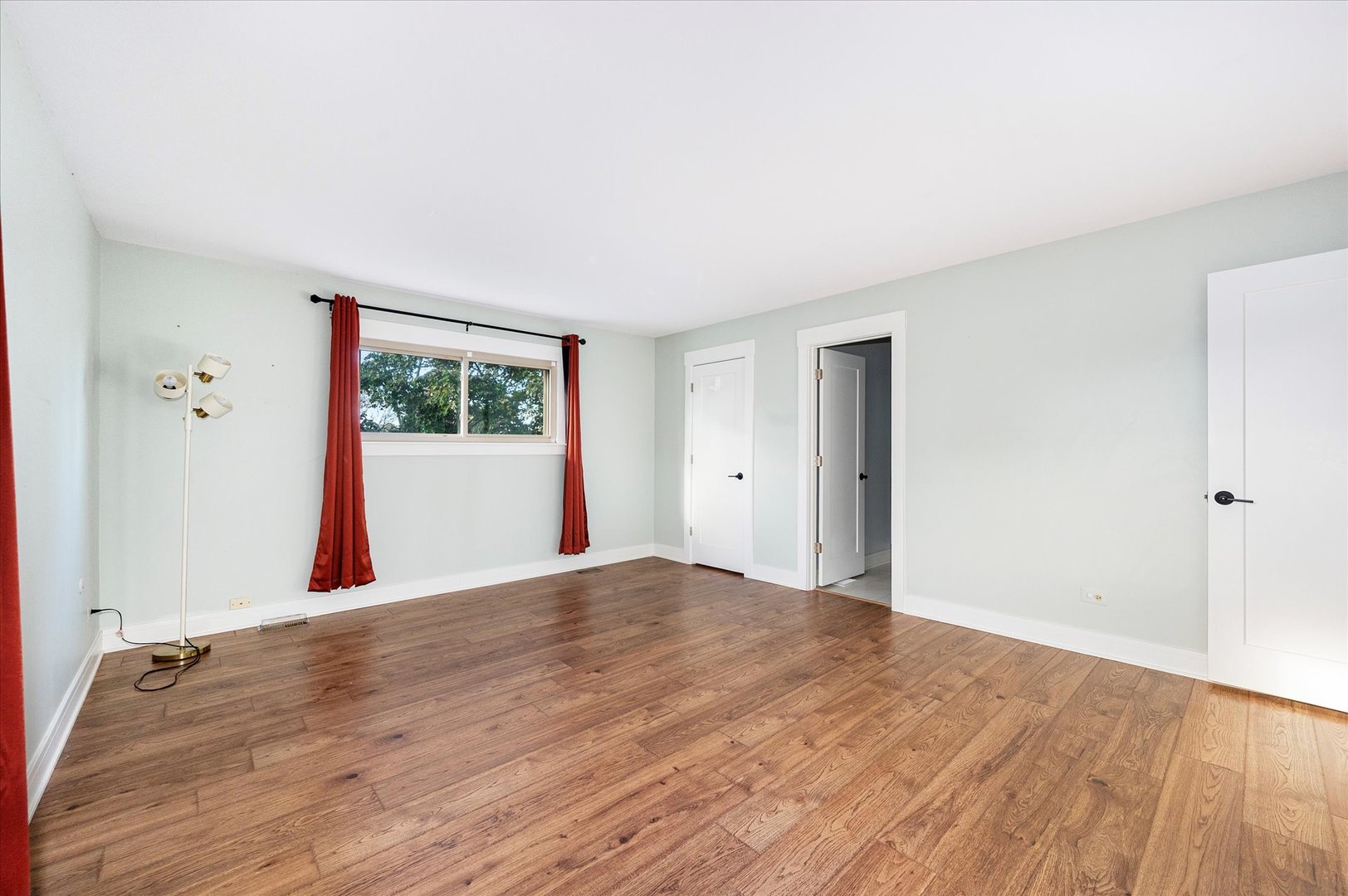 1228 N Honey Hill Road, Addison, IL 60101