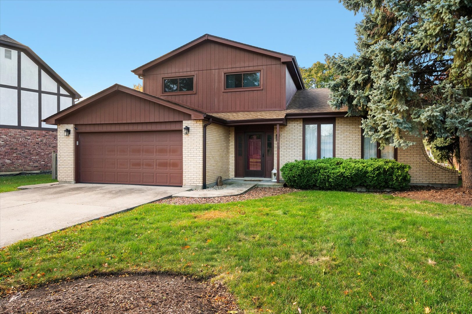 1228 N Honey Hill Road, Addison, IL 60101