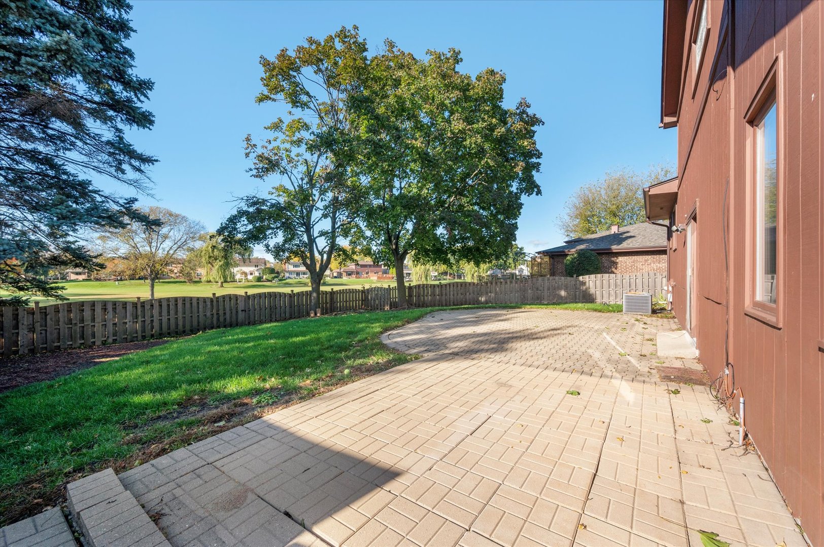 1228 N Honey Hill Road, Addison, IL 60101