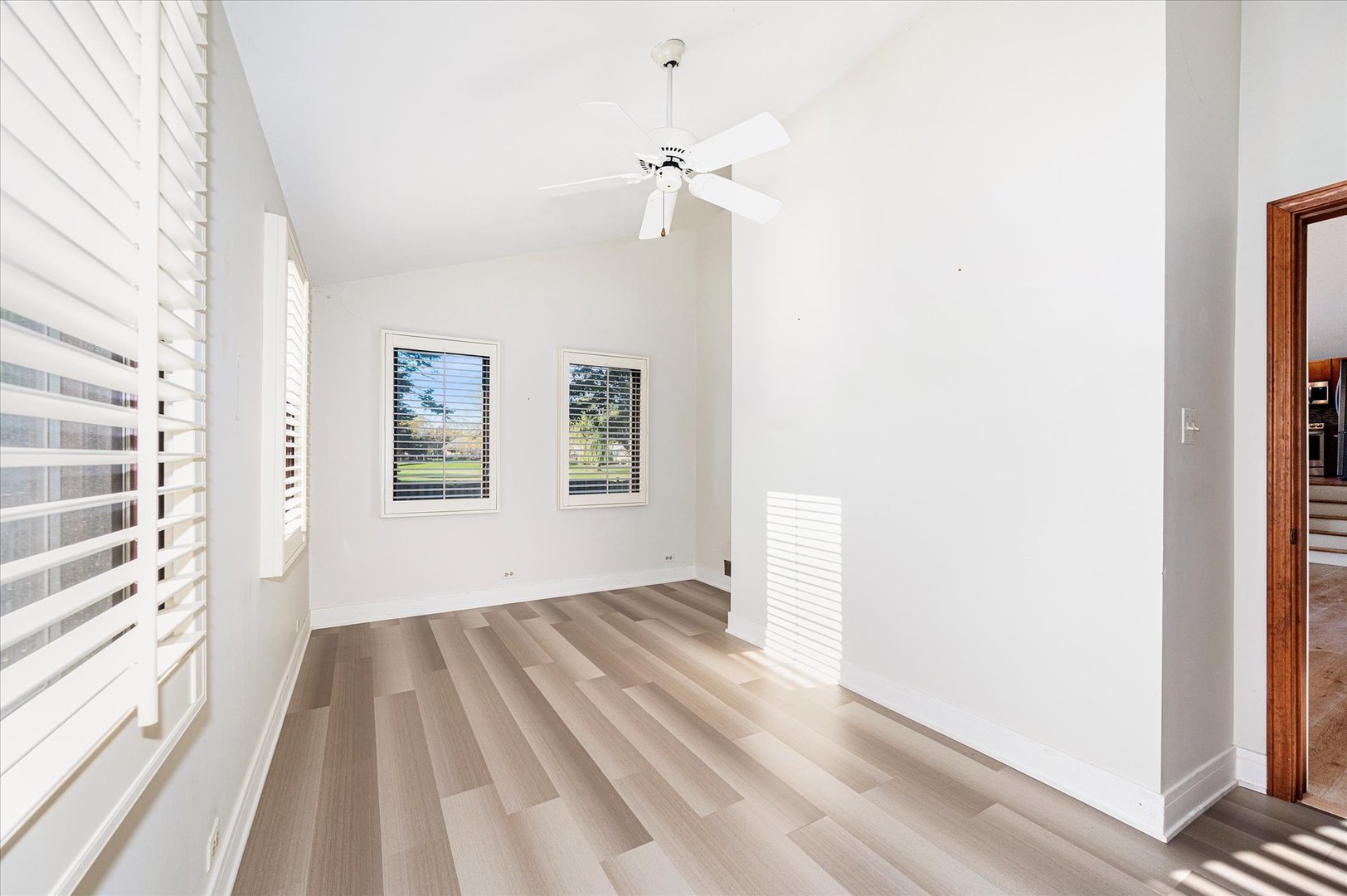 1228 N Honey Hill Road, Addison, IL 60101