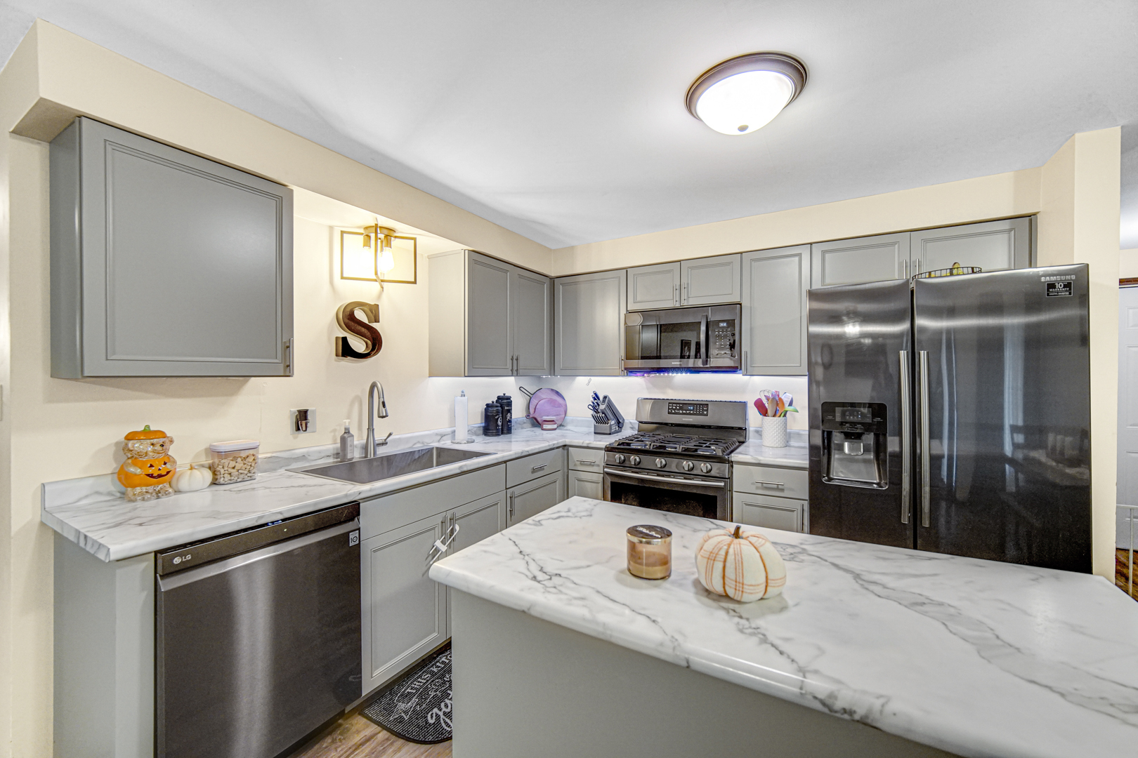 1069 FLAMINGO Lane, Bradley, IL 60915