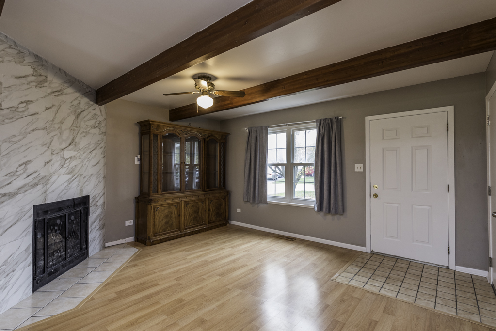 2009 Countryside Lane, Round Lake Beach, IL 60073