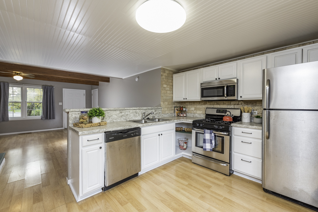 2009 Countryside Lane, Round Lake Beach, IL 60073