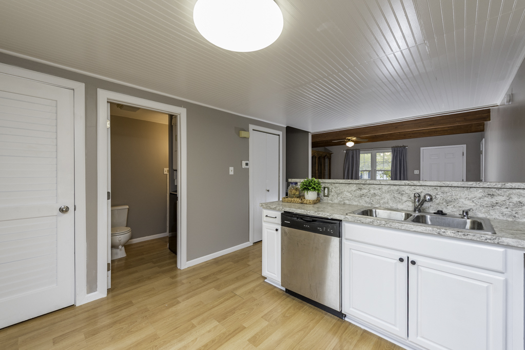 2009 Countryside Lane, Round Lake Beach, IL 60073