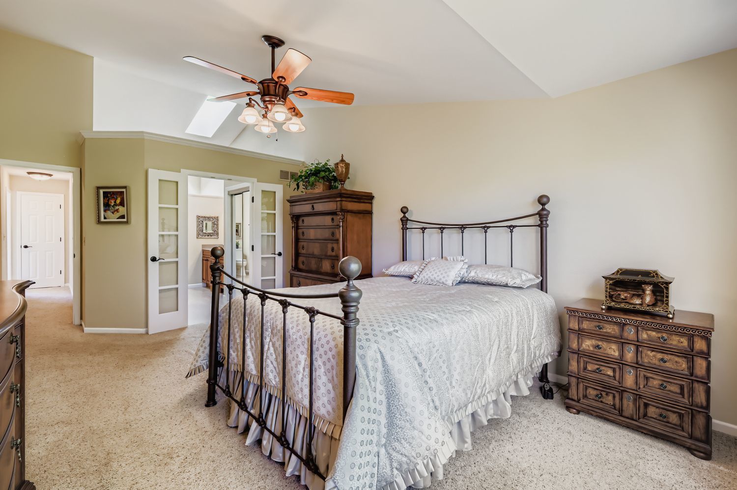 668 Shoreline Road, Lake Barrington, IL 60010