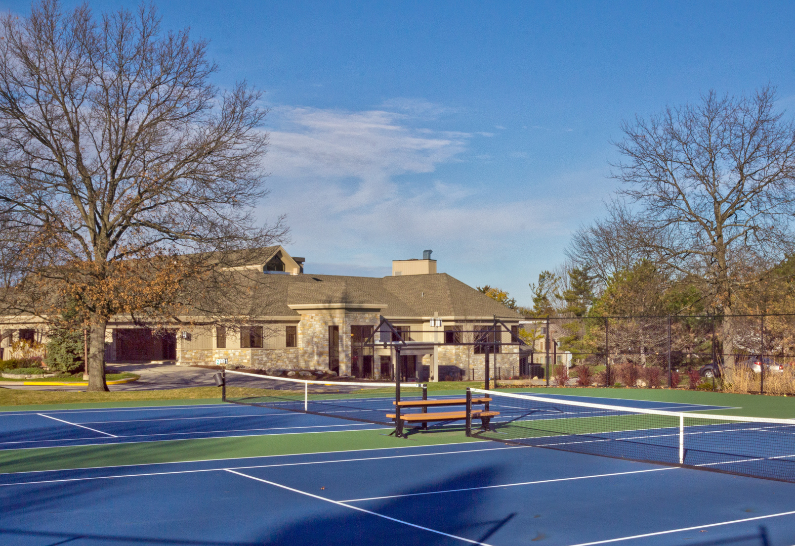 668 Shoreline Road, Lake Barrington, IL 60010