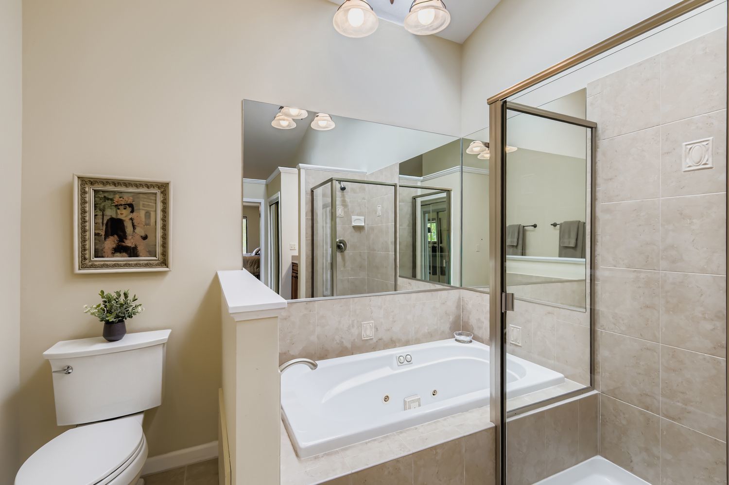 668 Shoreline Road, Lake Barrington, IL 60010