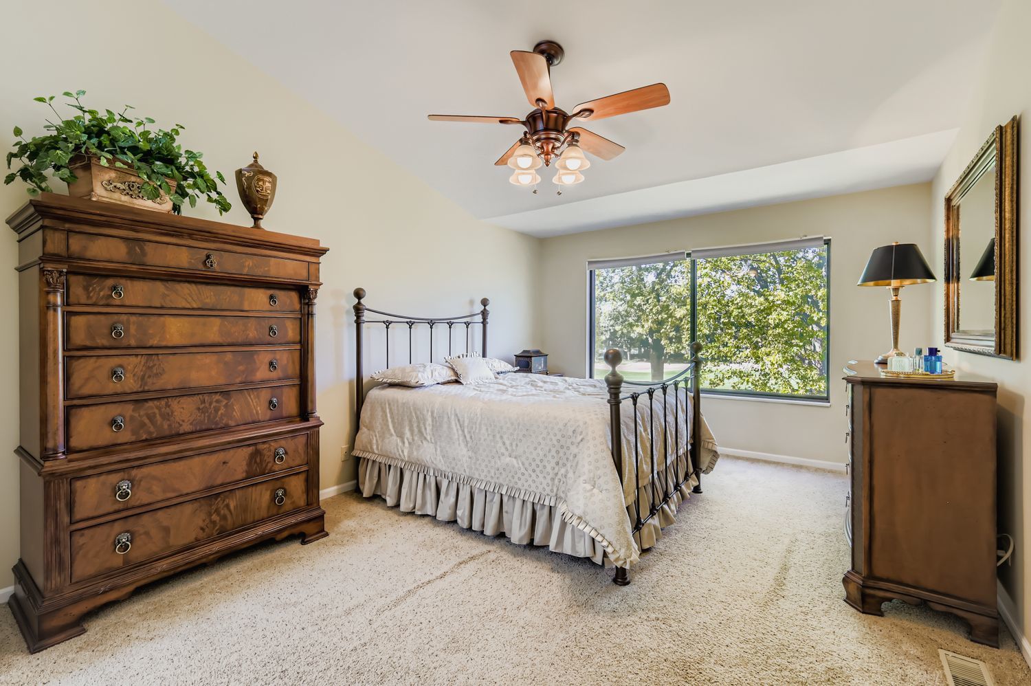 668 Shoreline Road, Lake Barrington, IL 60010