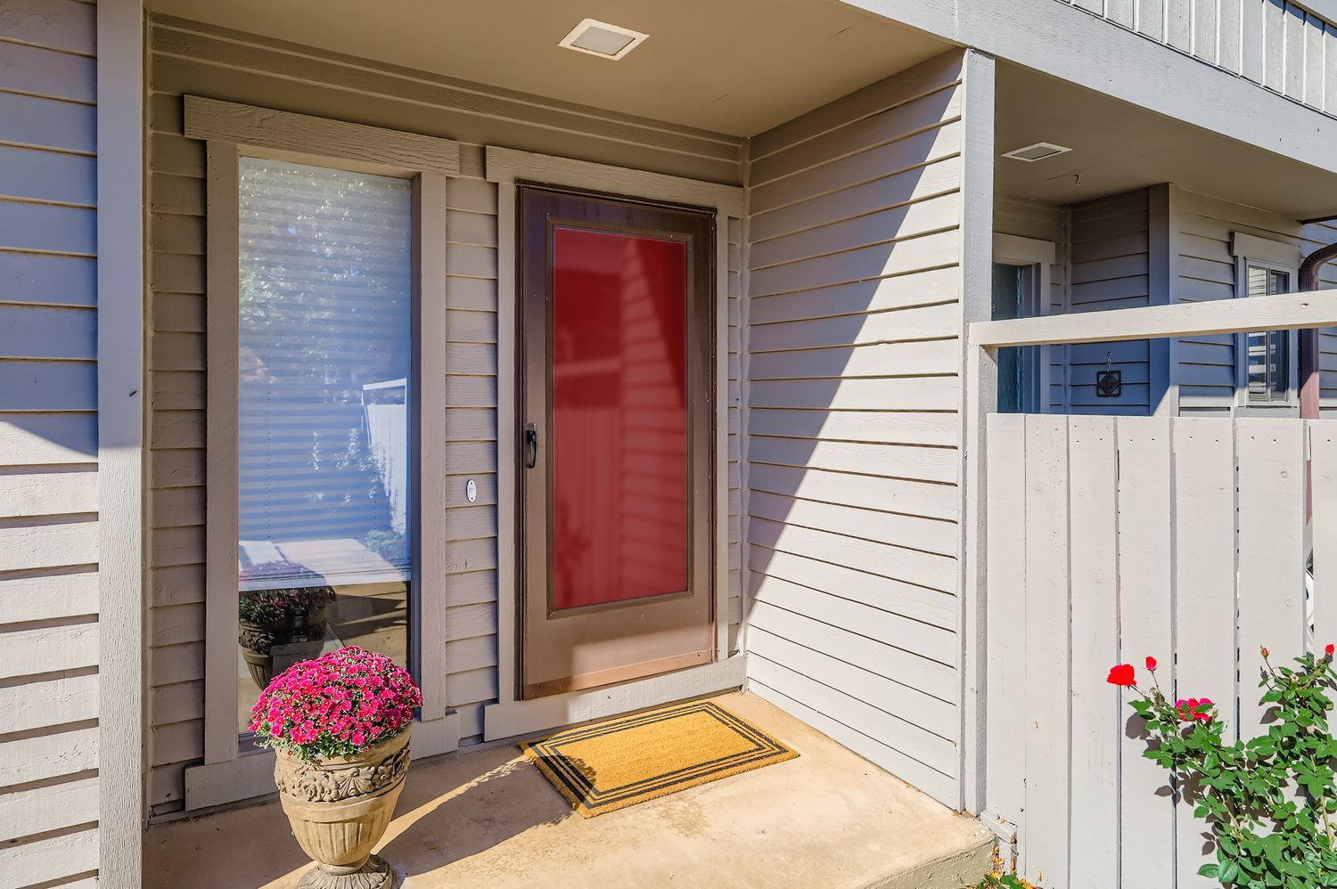 668 Shoreline Road, Lake Barrington, IL 60010