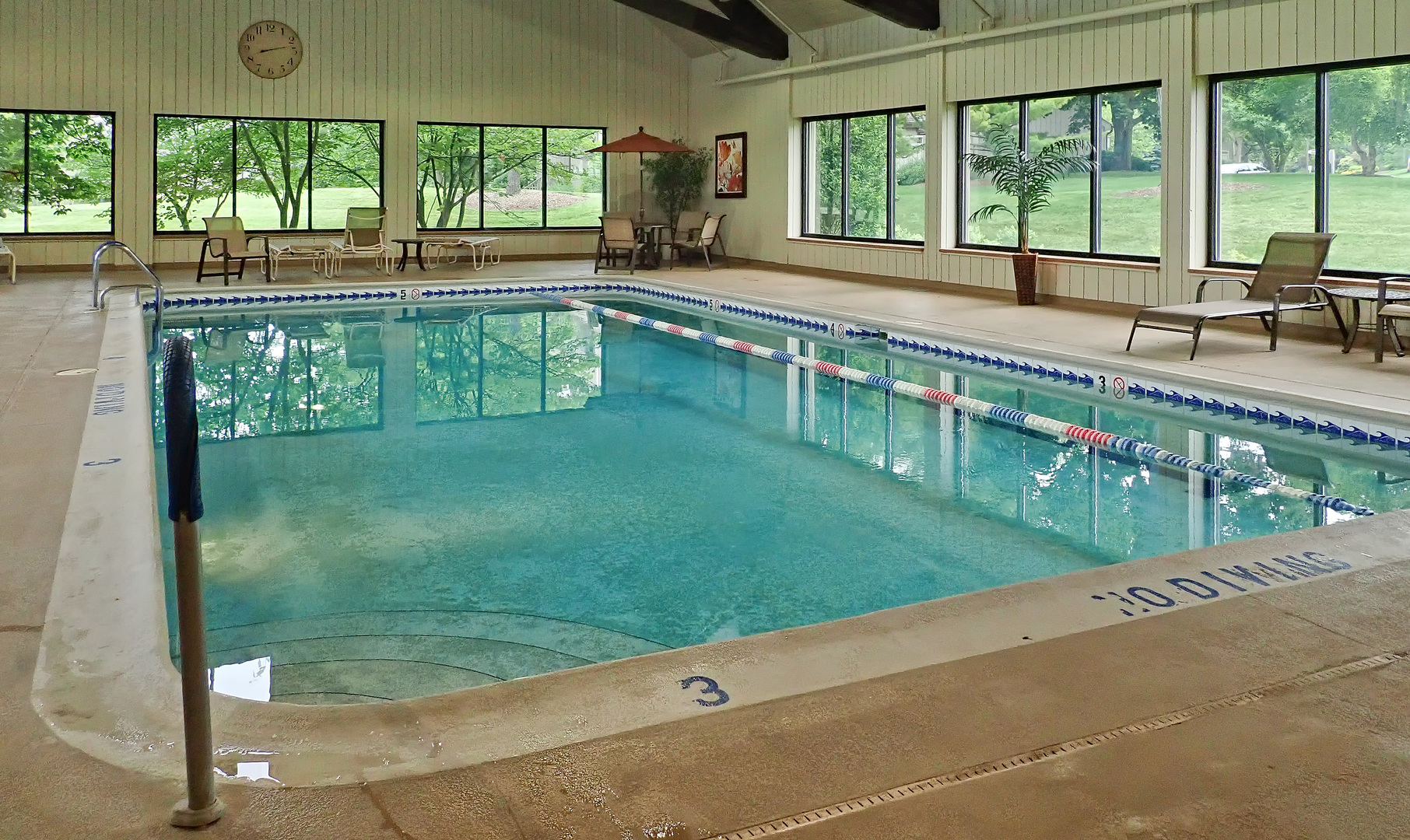 668 Shoreline Road, Lake Barrington, IL 60010