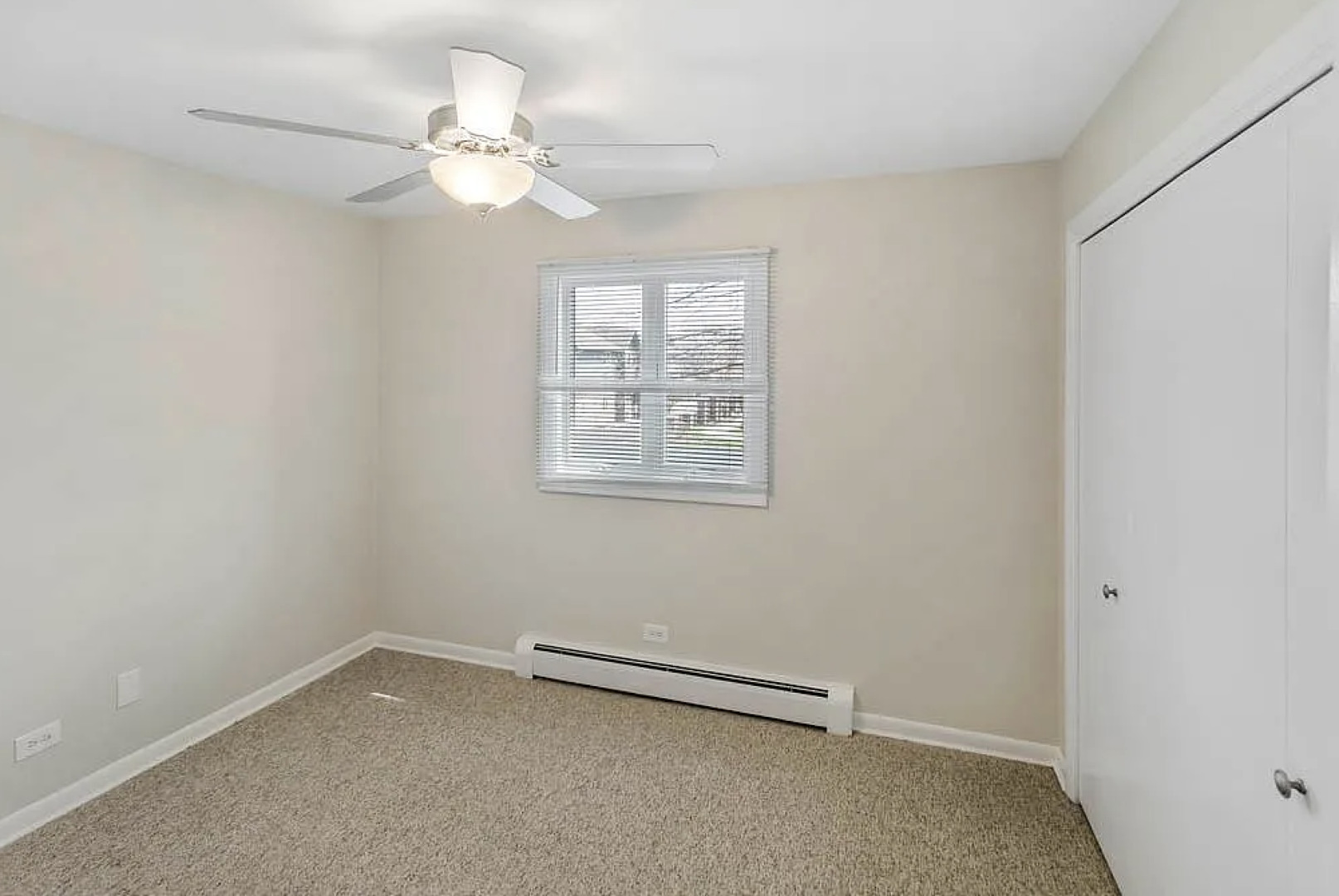 84 W BELVIDERE Road #203, Grayslake, IL 60030